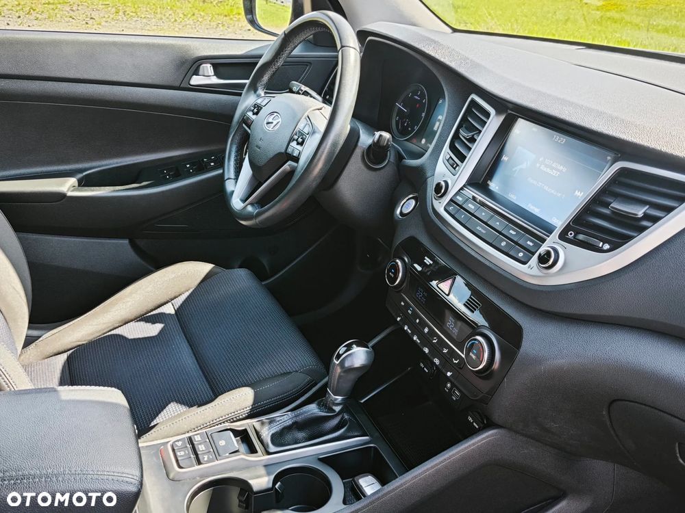 Hyundai Tucson blue 1.7 CRDi 2WD DCT Premium - 28