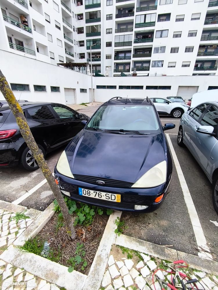 Ford Focus SW 1.4 Ambiente - 4