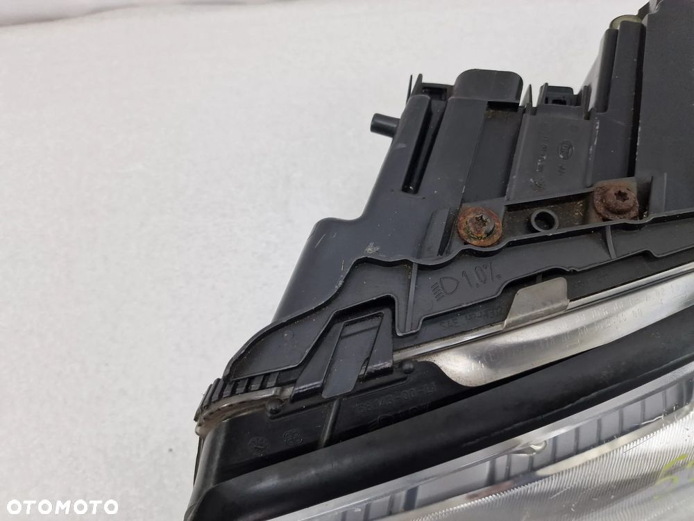 AUDI A8 D3 / D3 LIFT 02-08 LEWA ZWYKŁA LAMPA PRZEDNIA PRZÓD SOCZEWKA , NR AUKCJI LA518 - 9