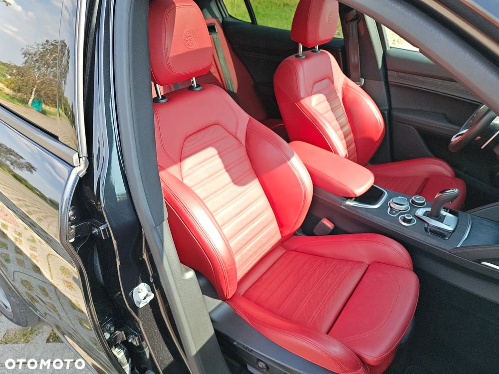 Alfa Romeo Stelvio 2.0 Turbo 16V AT8-Q4 Veloce - 37