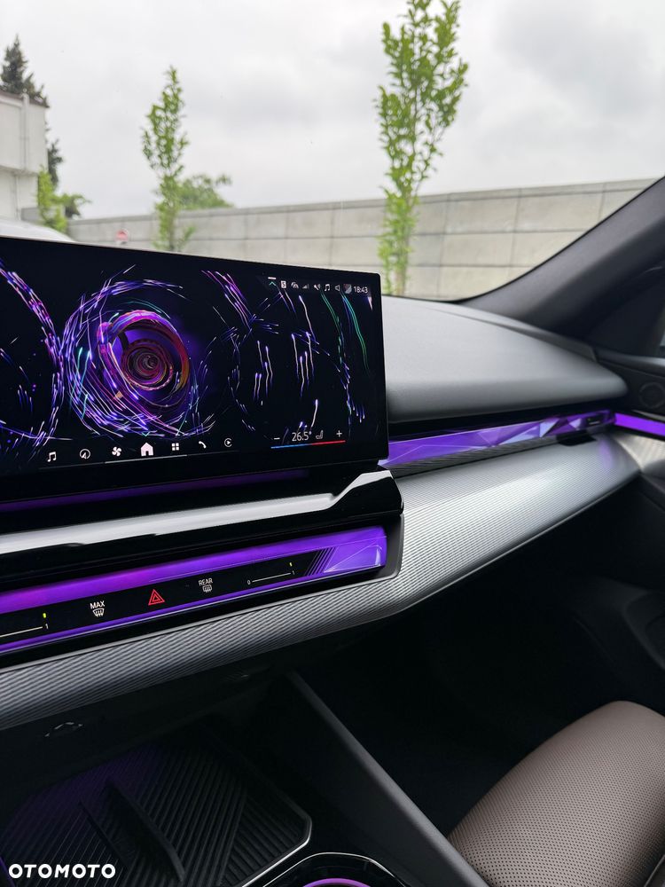 BMW i5 - 17