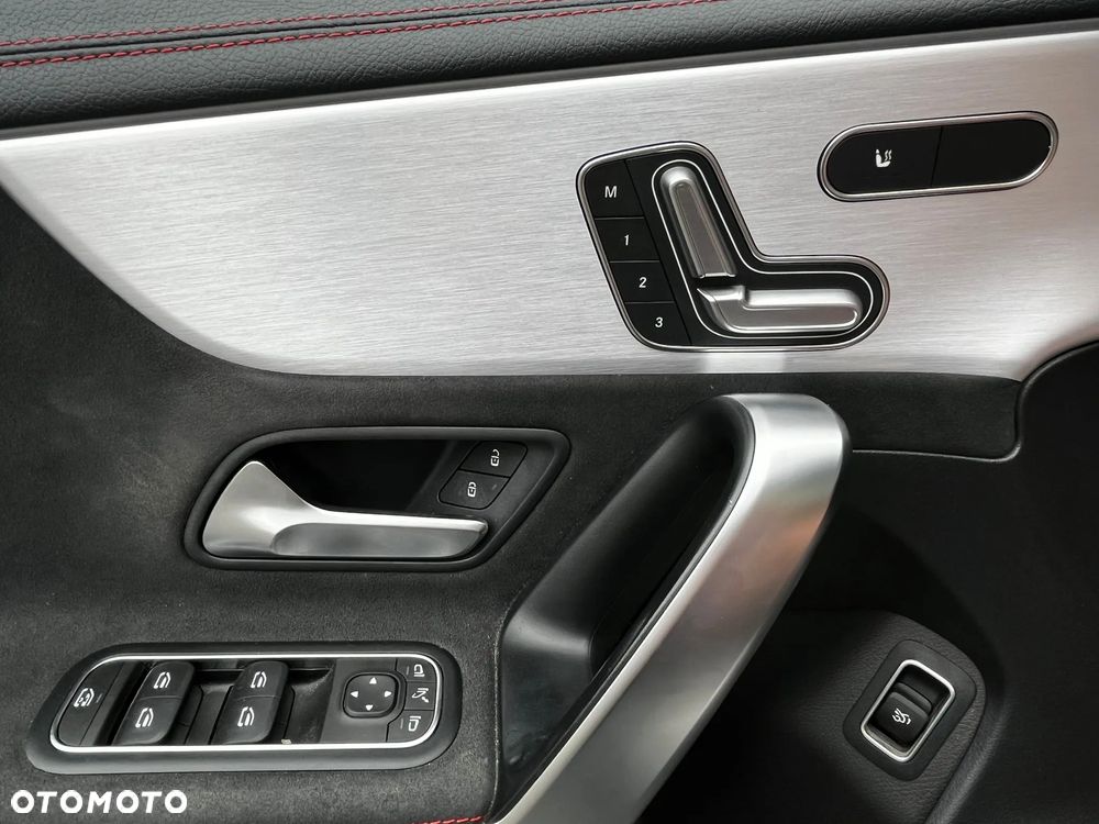 Mercedes-Benz CLA 220 AMG Line 7G-DCT - 9