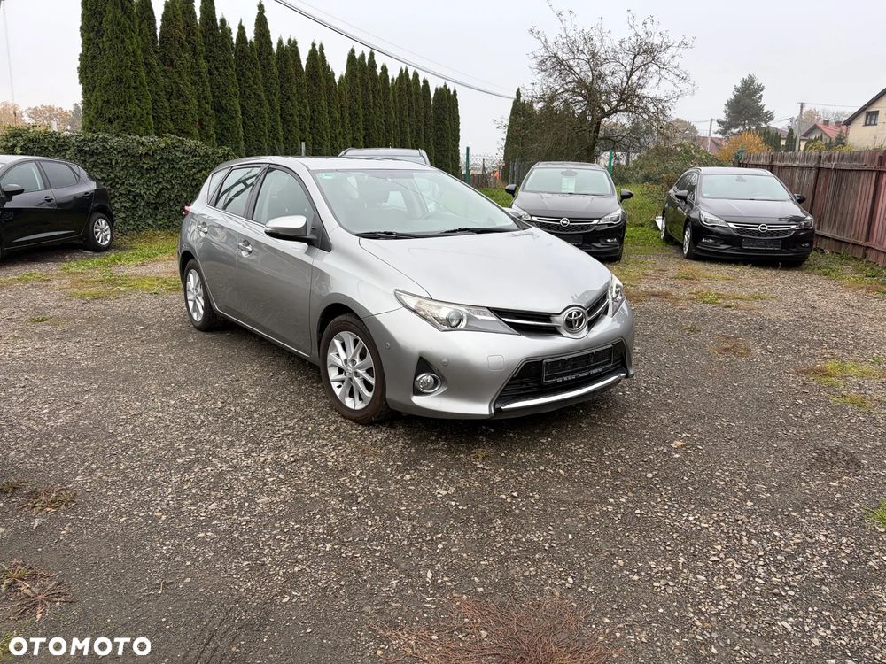 Toyota Auris 2013 photo 3