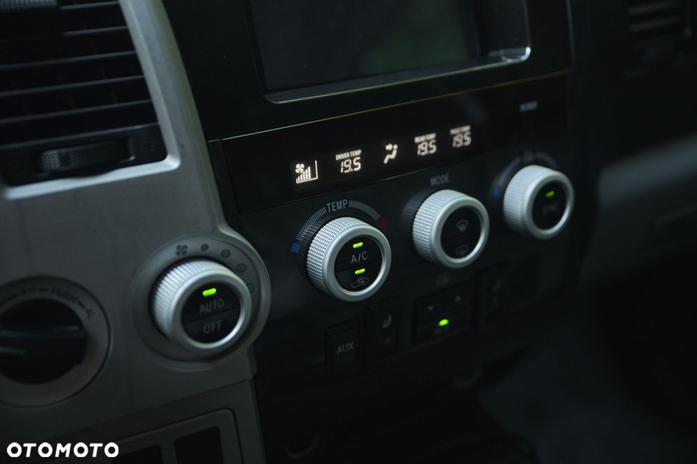 Toyota Sequoia - 35