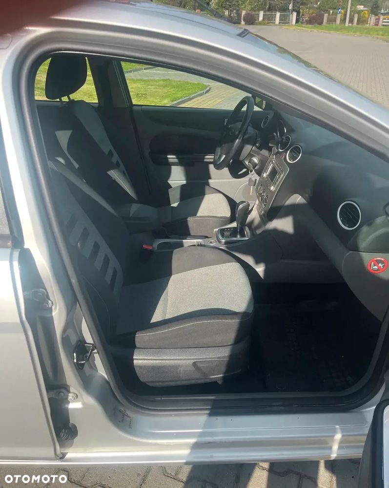 Ford Focus 2.0 TDCi DPF Ghia - 16