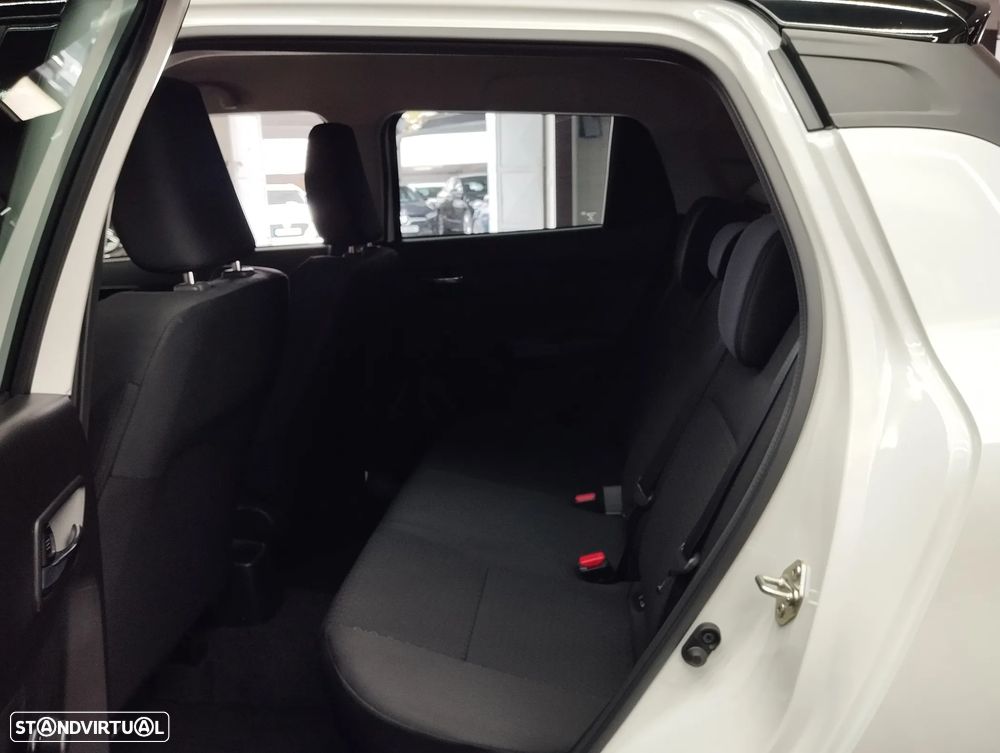 Suzuki Swift 1.2 Mild Hybrid GLX - 12