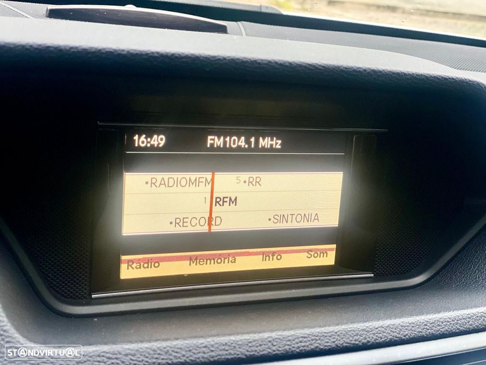 Mercedes-Benz E 220 CDi Avantgarde BE Auto. - 19