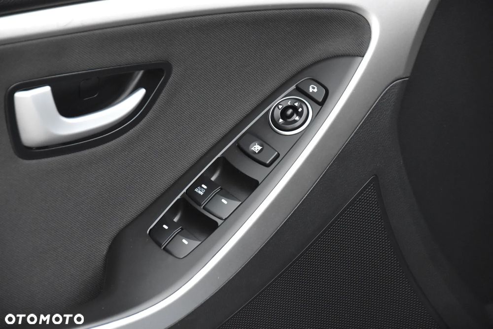 Hyundai i30 blue 1.6 GDI YES Gold - 28