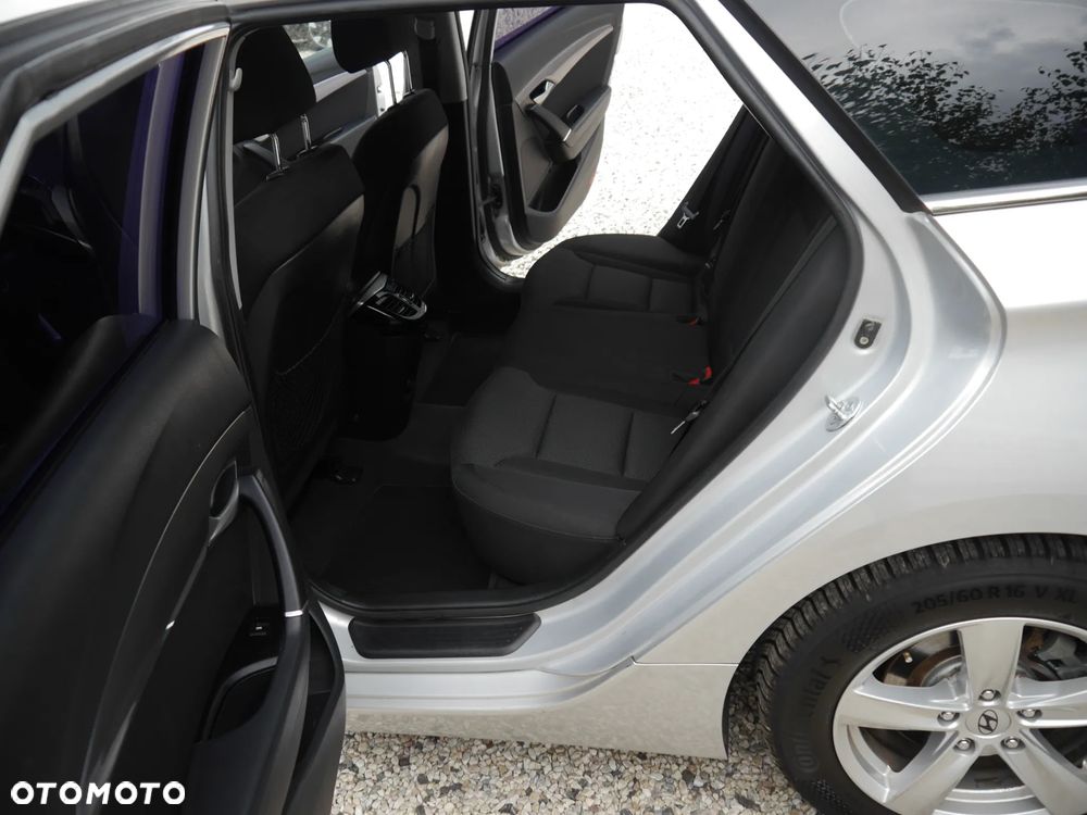 Hyundai i40 Kombi 1.6 Trend - 17
