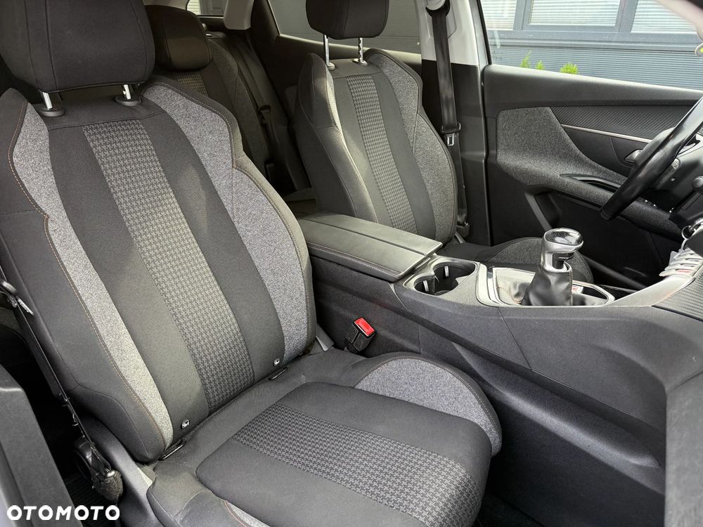 Peugeot 3008 PureTech 130 Stop & Start GPF Allure - 21