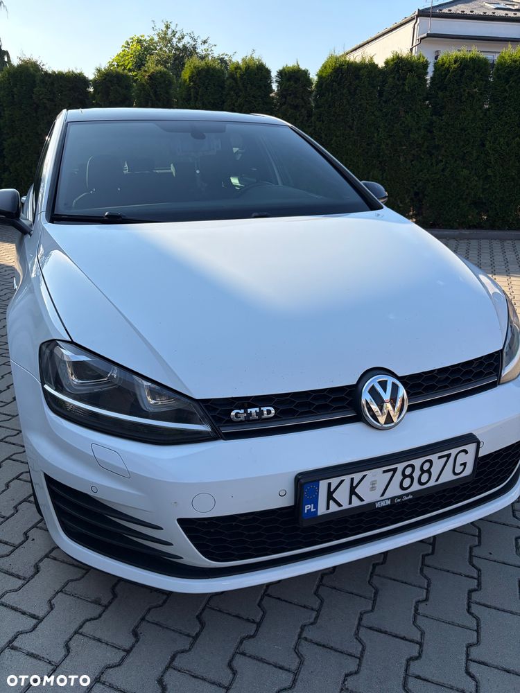 Volkswagen Golf - 2