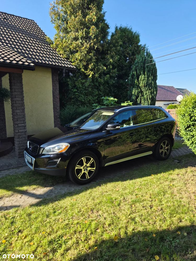 Volvo XC 60 D4 Momentum - 1