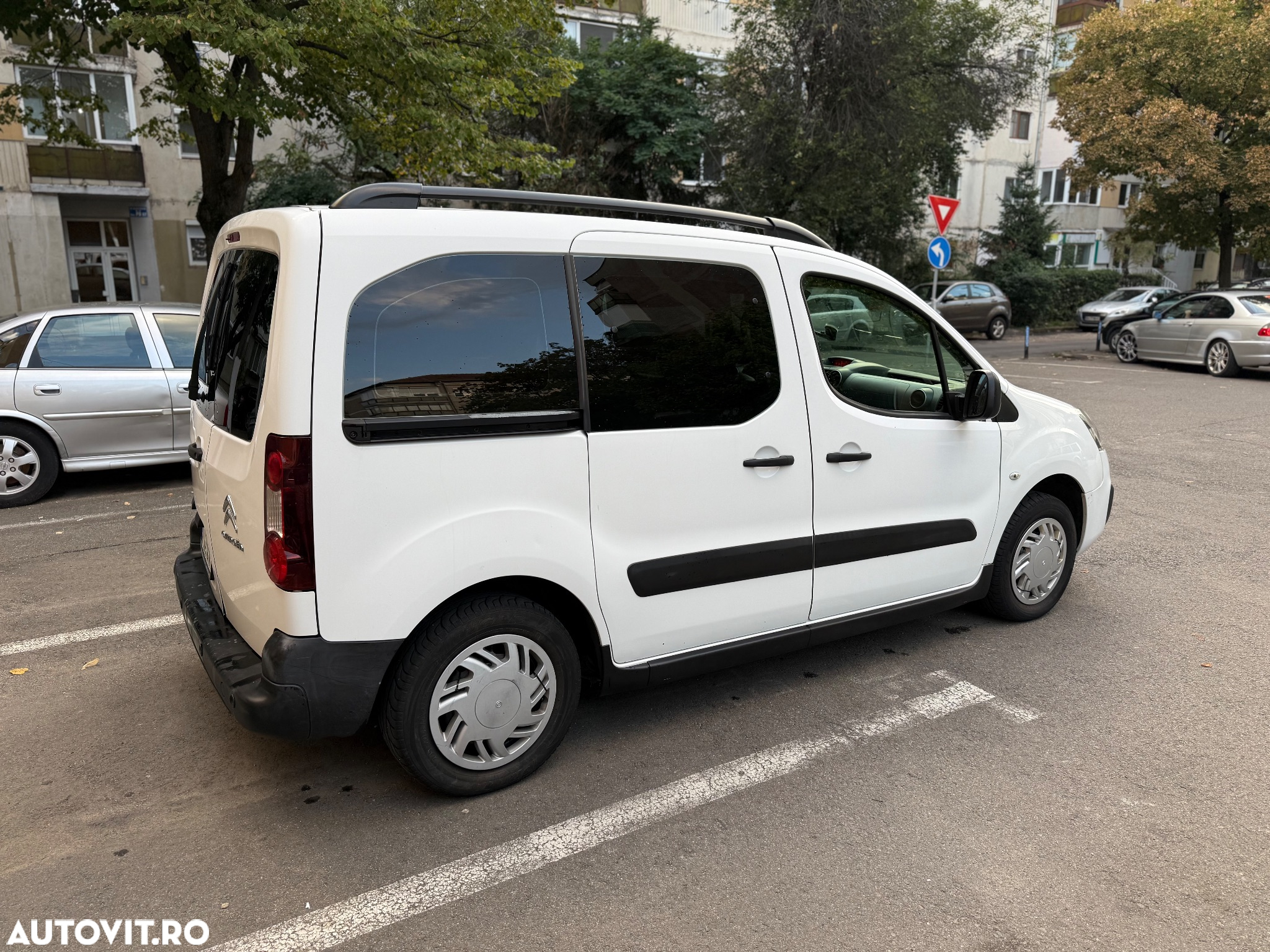 Citroën Berlingo 1.6 BlueHDi 75 BVM5 Live - 3