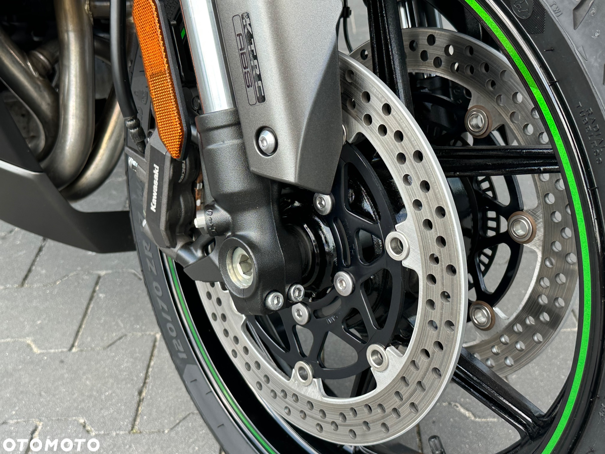 Kawasaki Ninja 1000 SX - 21