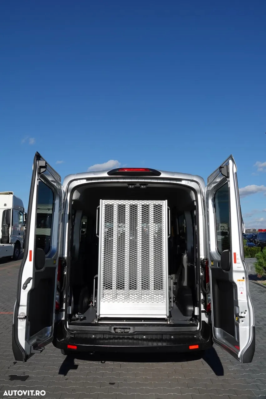 Ford TRANSIT / 6 locuri + Acces scaun cu rotile / Pentru persoane cu dizabilități / 2021 / DUPĂ CONTRACTUL DE SERVICE - 36