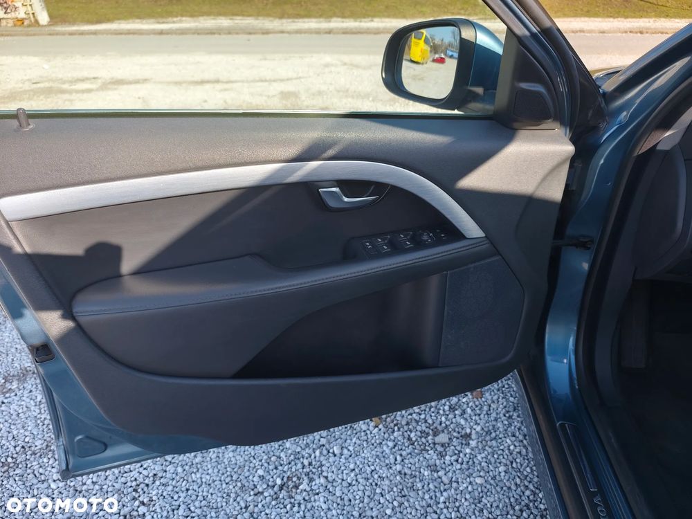 Volvo V70 D3 Geartronic Summum - 14