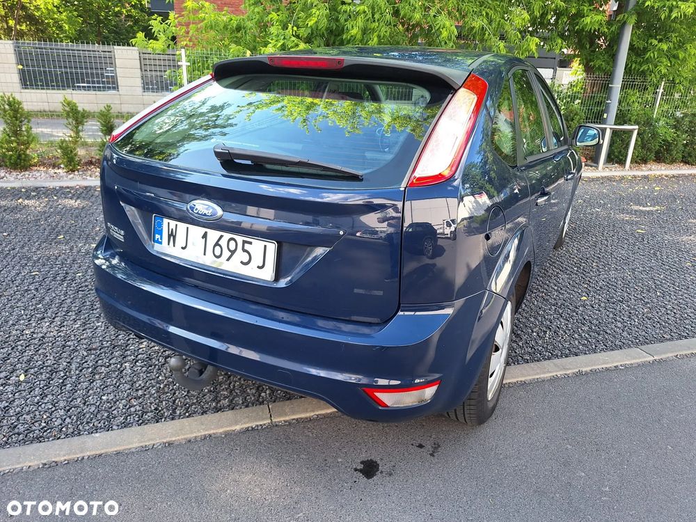 Ford Focus 1.8 Style - 9