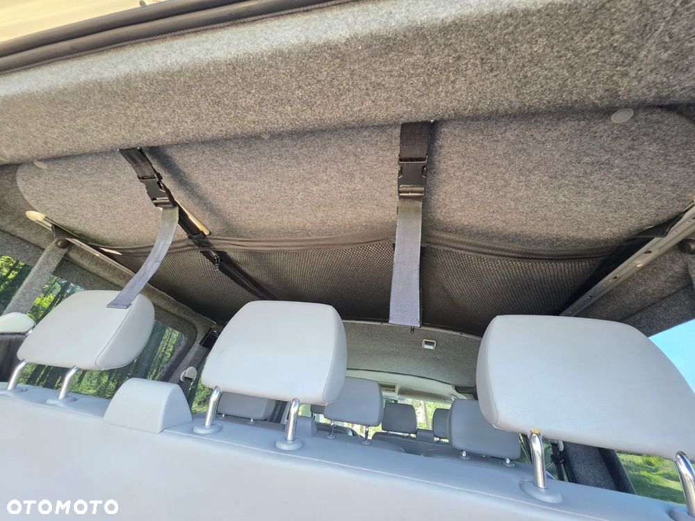 Volkswagen Multivan - 11