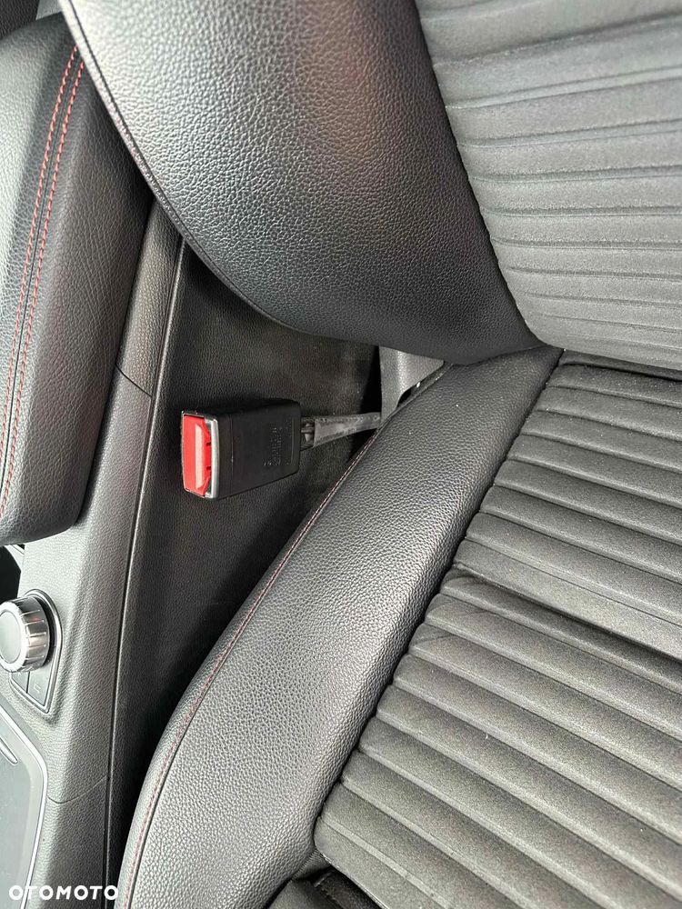 Mercedes-Benz CLA 200 7G-DCT AMG Line - 17