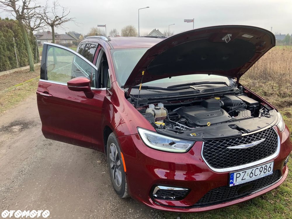 Chrysler Pacifica - 2