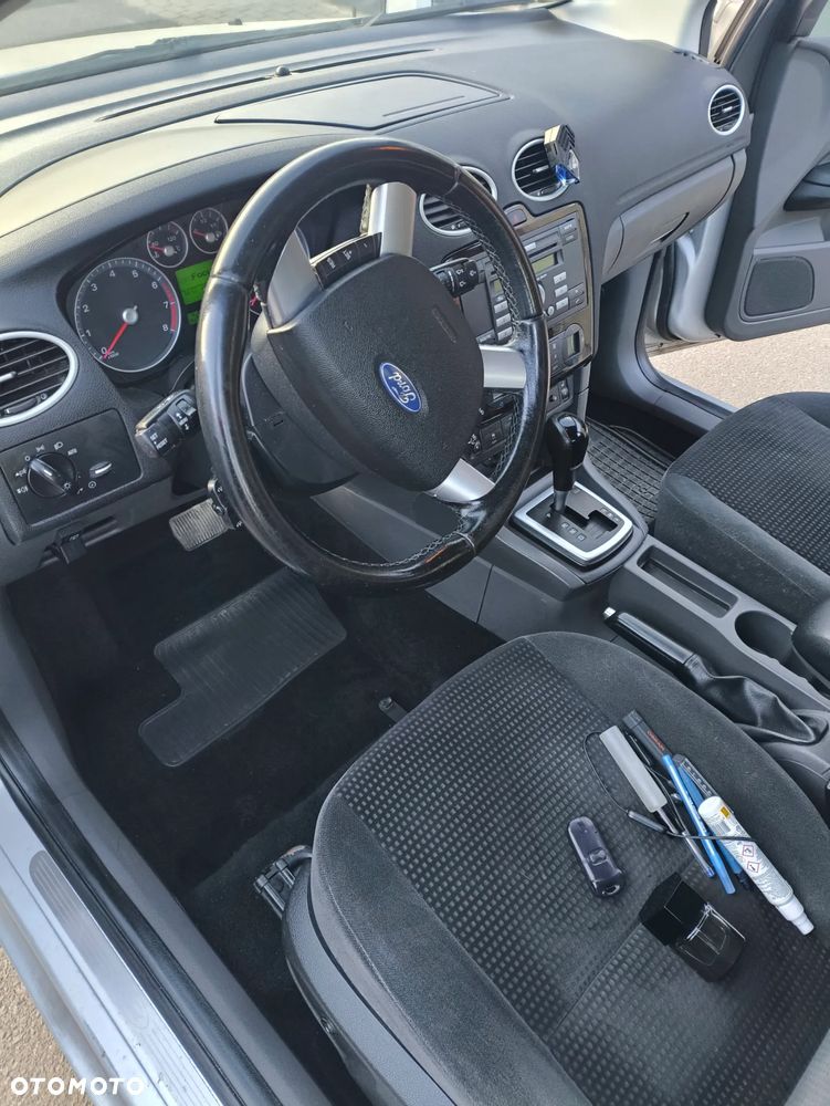 Ford Focus SW 2.0 16V Ghia - 3