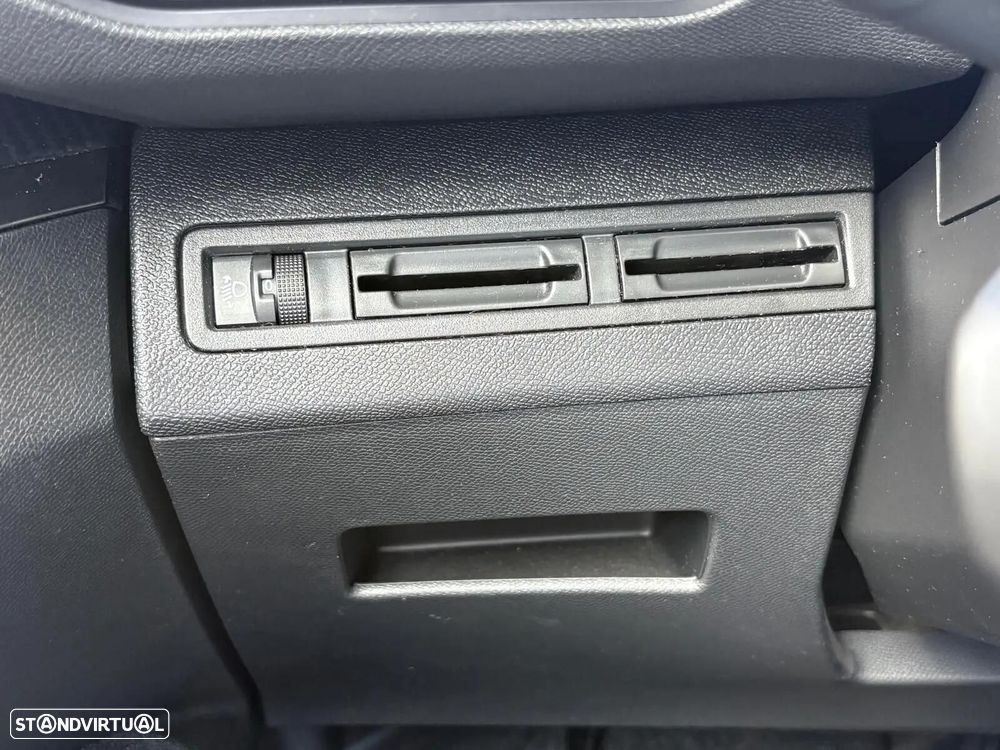 Peugeot 3008 1.2 PureTech Allure EAT8 - 35