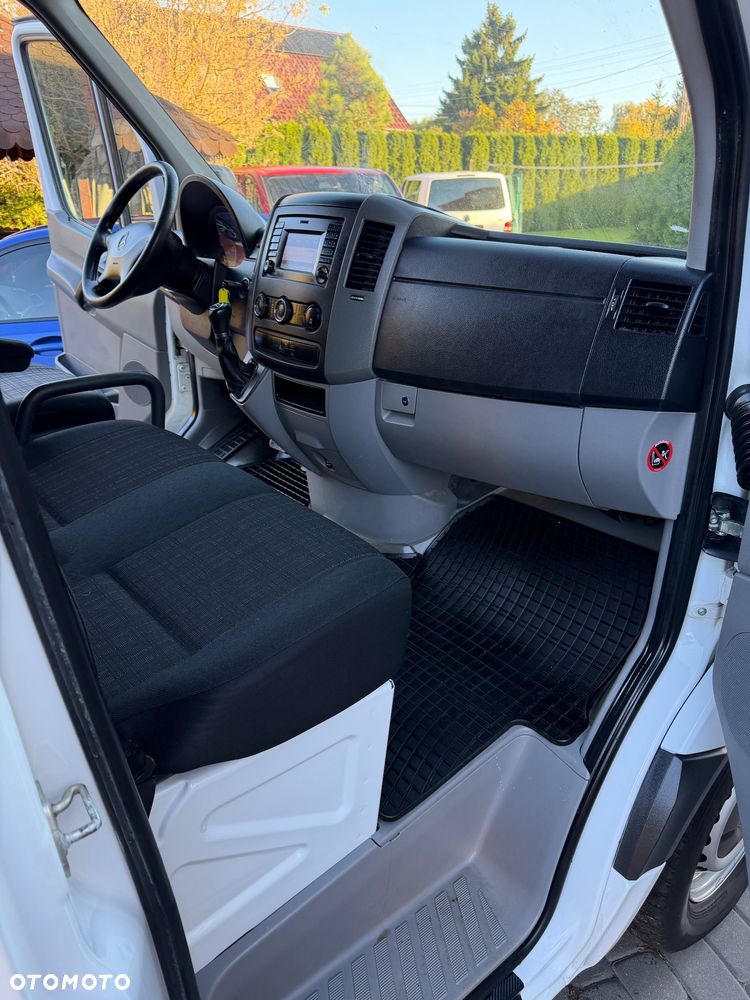 Mercedes-Benz Sprinter - 21