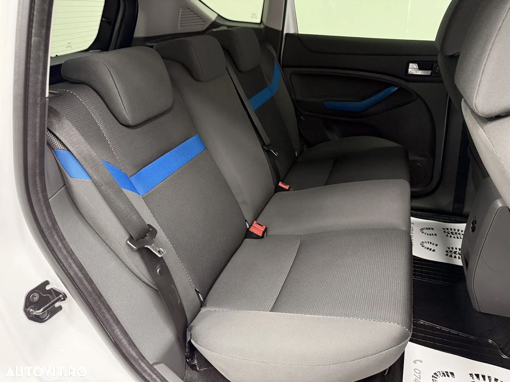 Ford Kuga 2.0 TDCi 2x4 Trend - 18