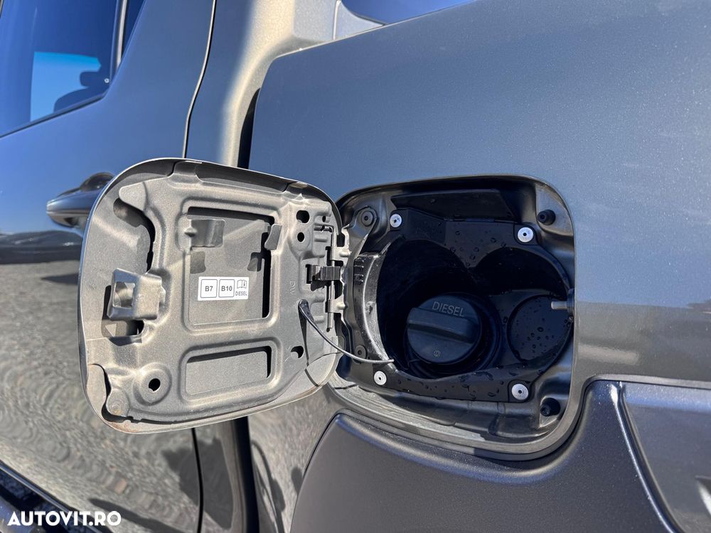 Toyota Hilux 2.8D 204CP 4x4 Double Cab AT Invincible - 13