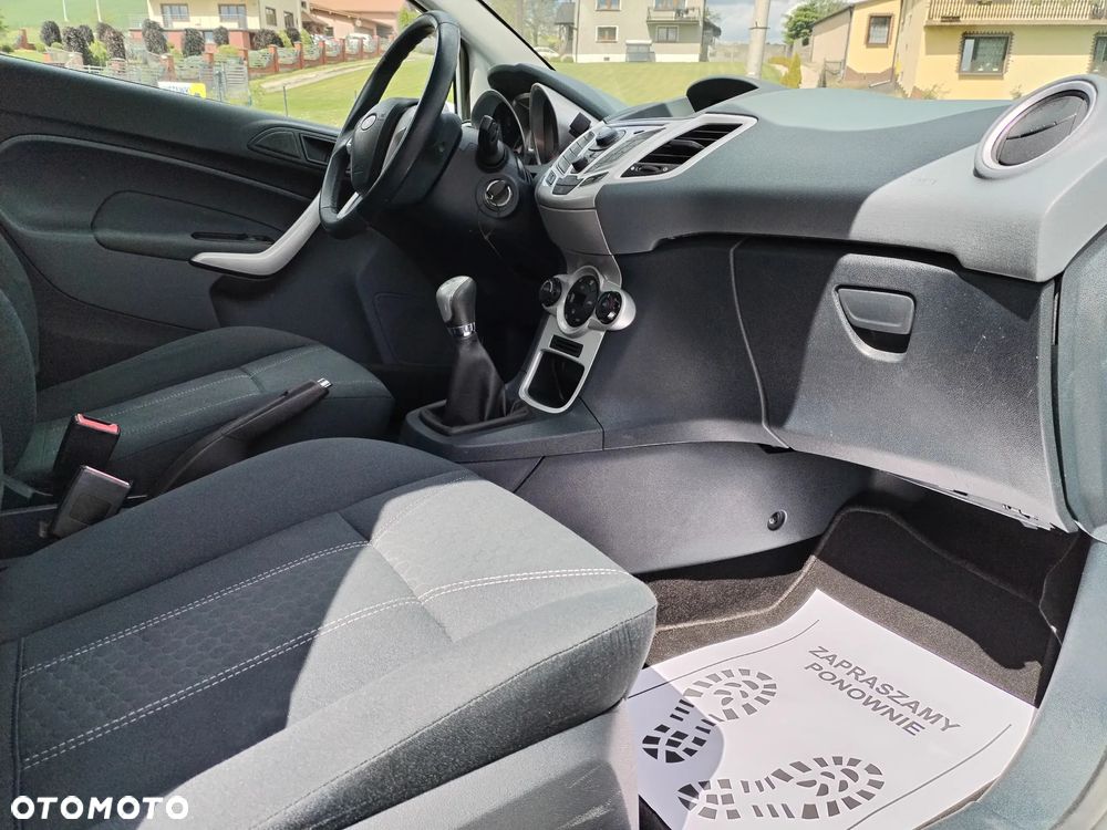Ford Fiesta - 12