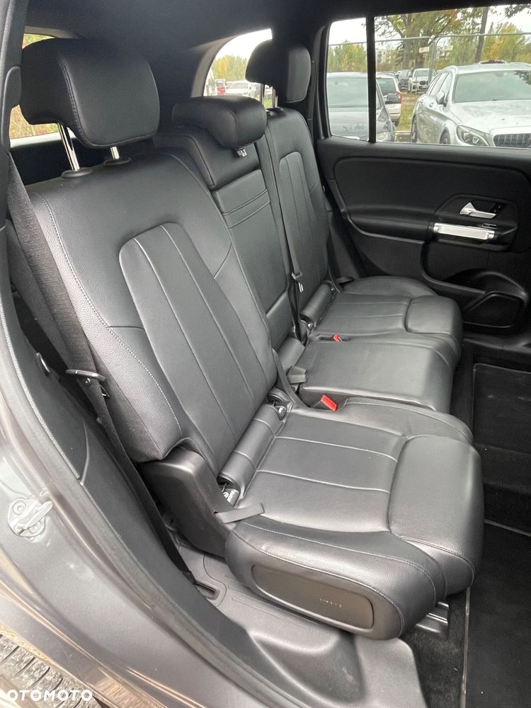 Mercedes-Benz GLB - 24