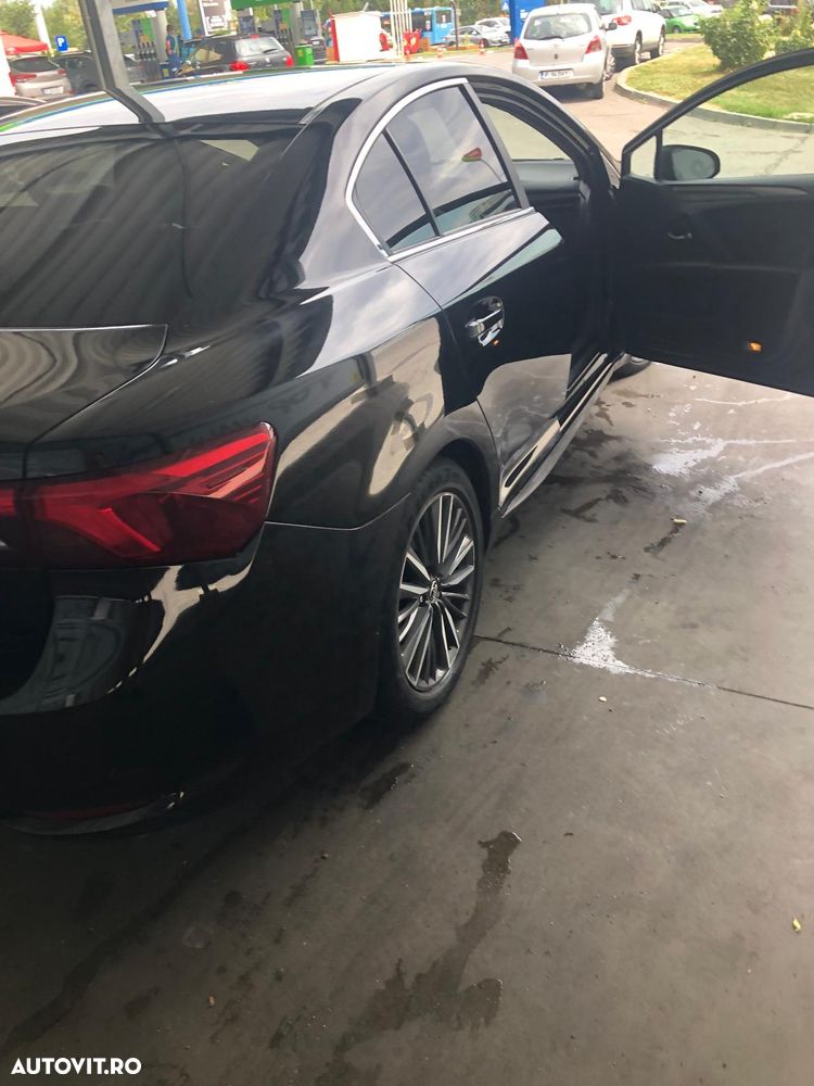 Toyota Avensis 2.0 Multidrive S Executive - 8