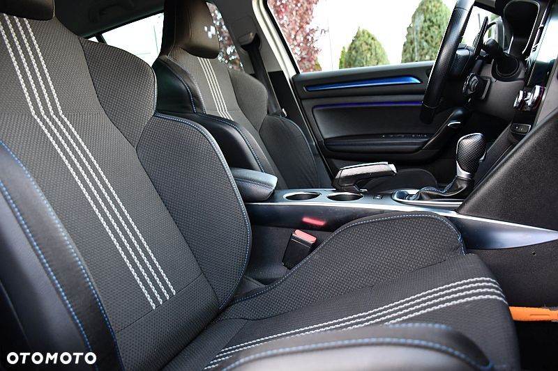 Renault Megane ENERGY TCe 205 EDC GT - 23