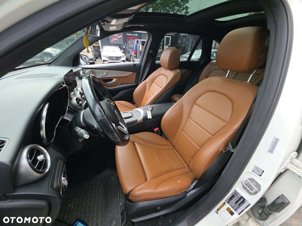 Mercedes-Benz GLC 300 4Matic 9G-TRONIC AMG Line - 6
