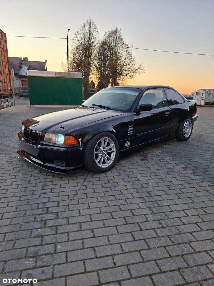 BMW Seria 3 325i - 1