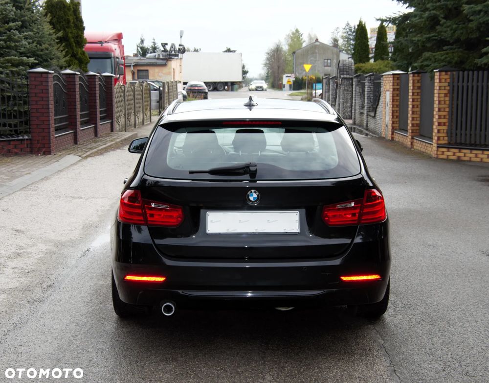 BMW Seria 3 316i Sport Line - 24