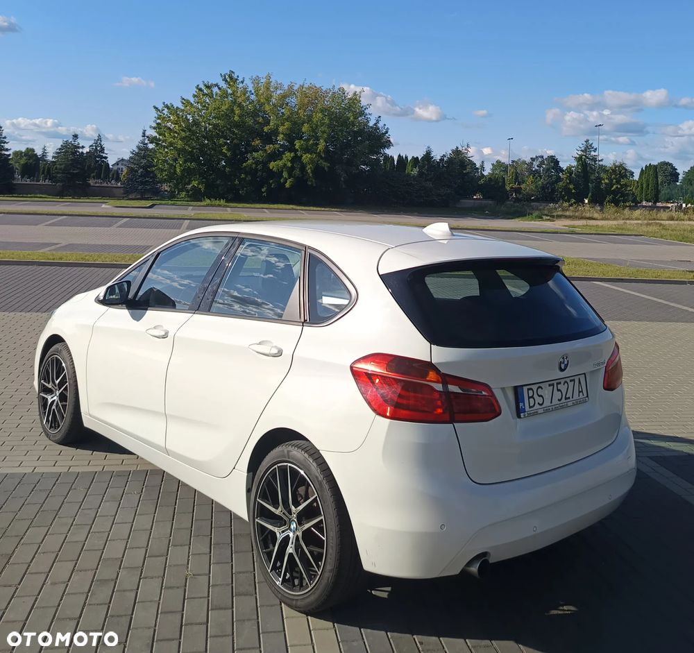 BMW Seria 2 218d - 3