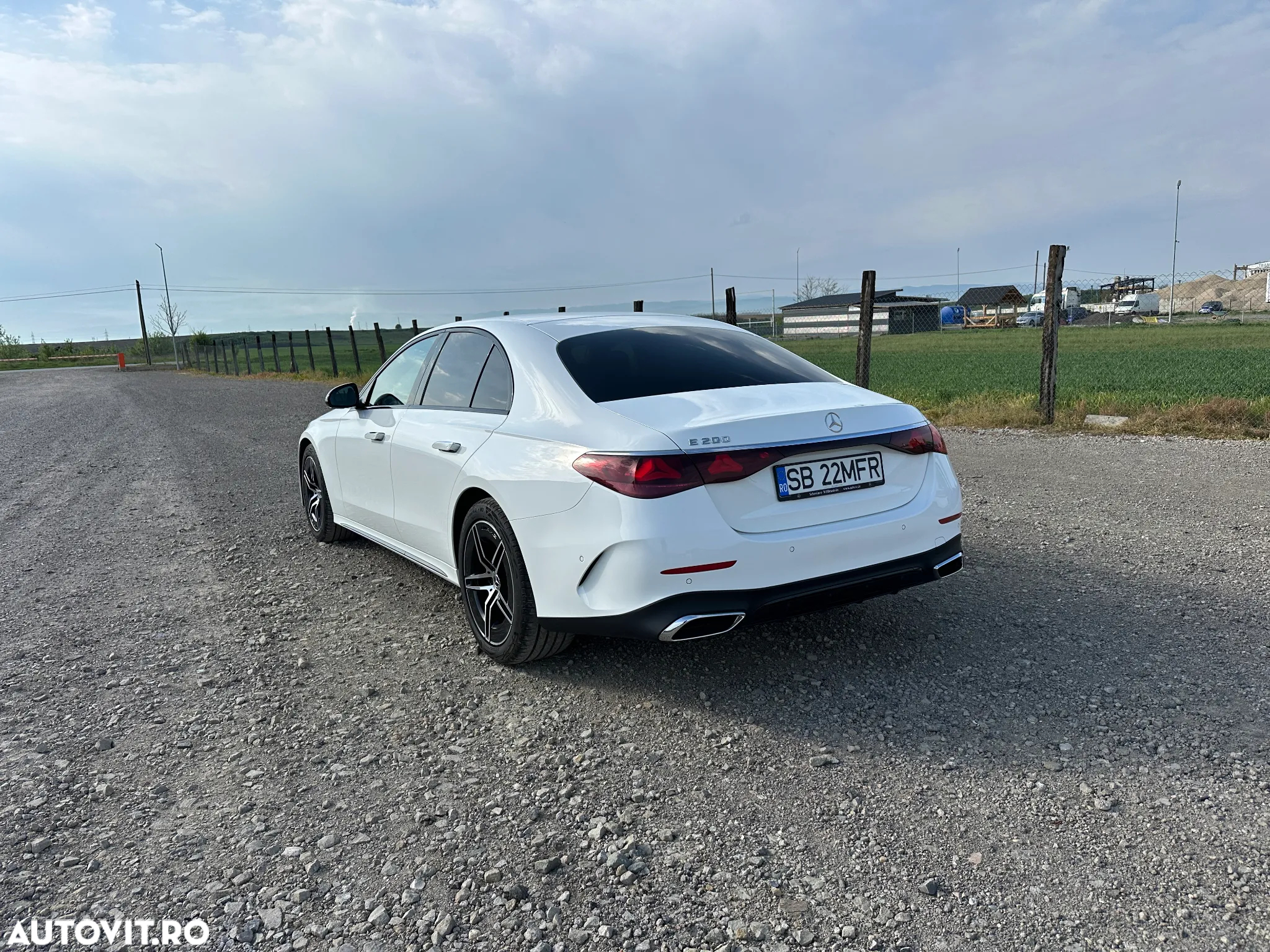 Mercedes-Benz E 200 9G-TRONIC Edition AMG Line - 3