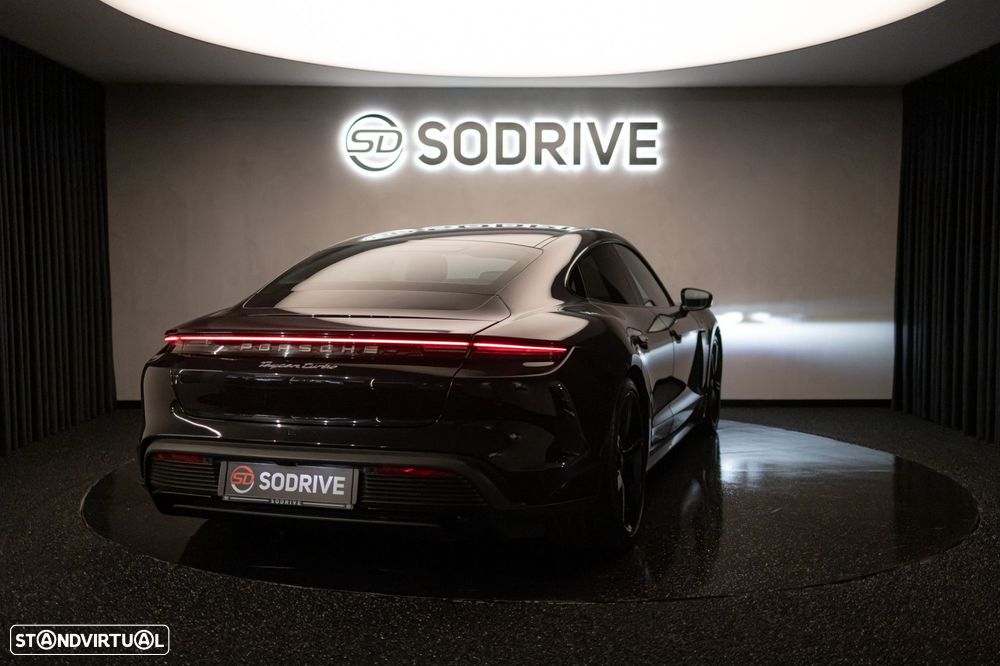Porsche Taycan Turbo - 4