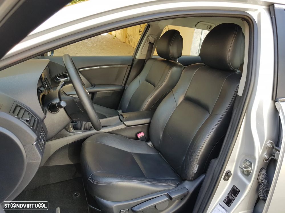 Toyota Avensis 2.0 D-4D Exclusive +Pele+GPS — fotografia 29