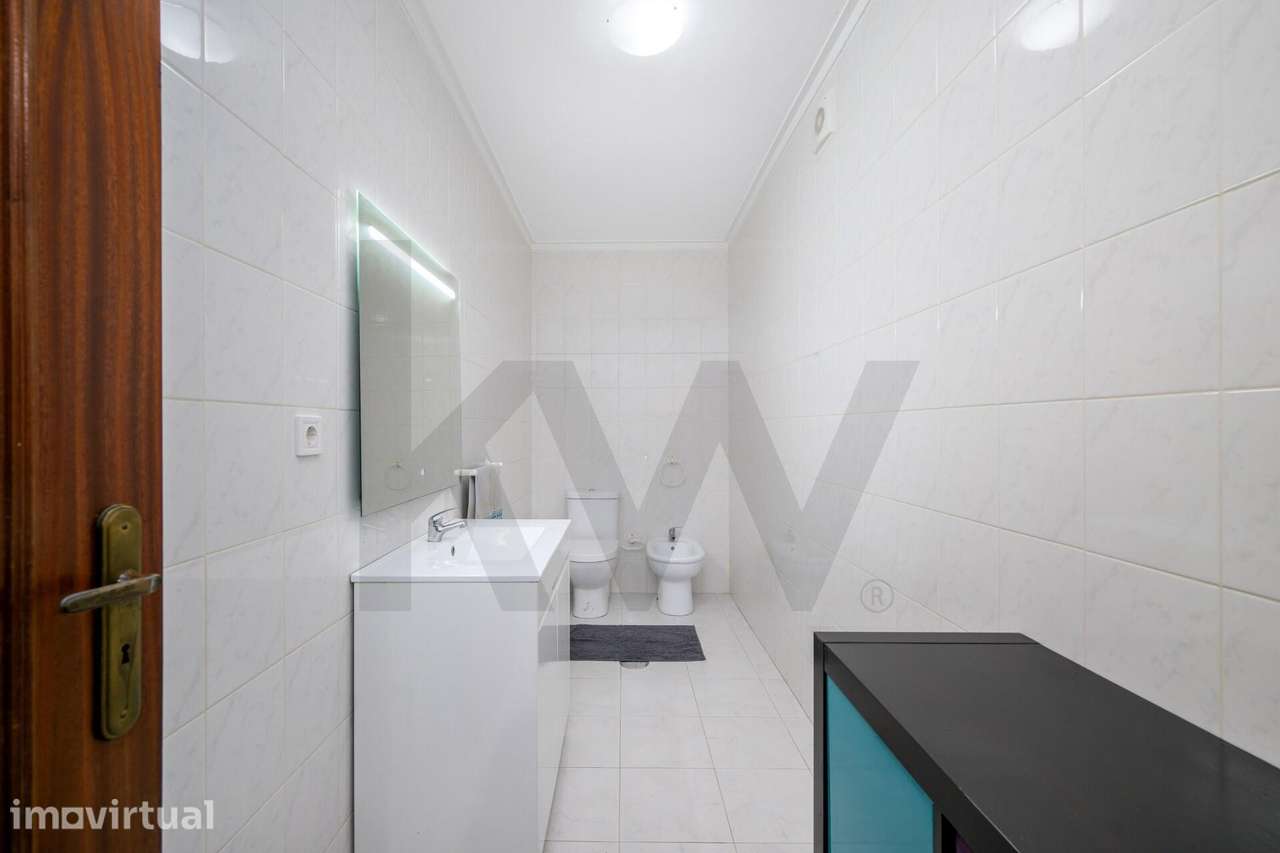 Apartamento T1+3 com Terraço e Box Fechada - Grande imagem: 5/21