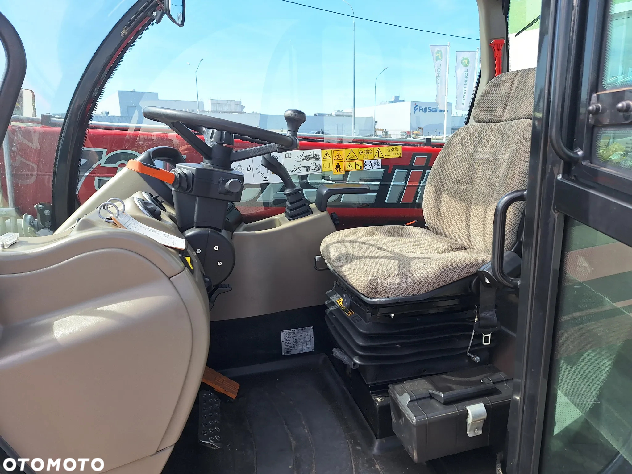 Case IH Farmlift 737 - 8