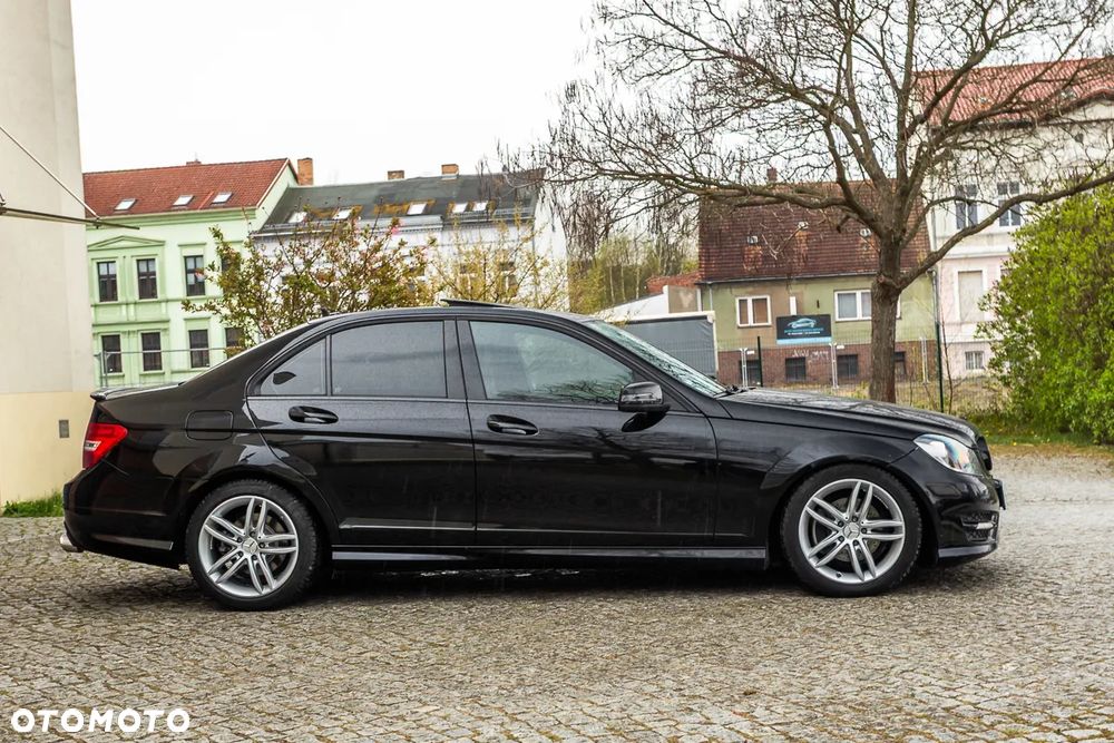 Mercedes-Benz Klasa C 300 7G-TRONIC - 8