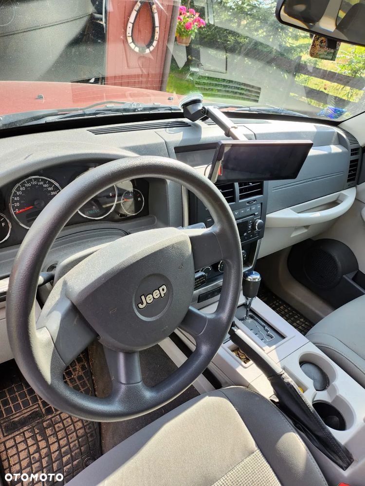 Jeep Cherokee 2.8 CRD Sport - 6