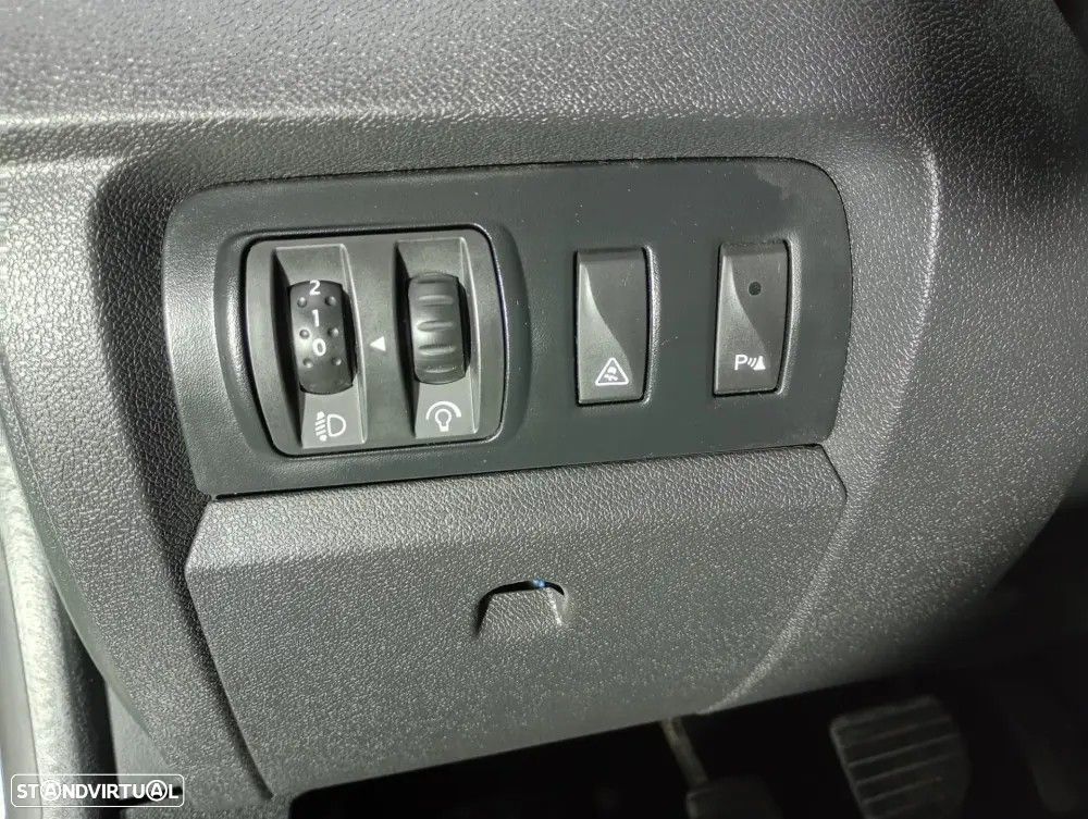 Renault Fluence 1.5 dCi Exclusive — fotografia 9