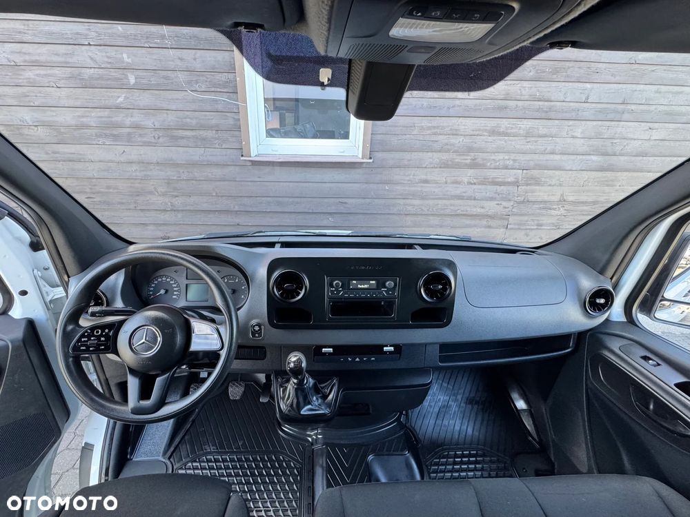 Mercedes-Benz SPRINTER - 24