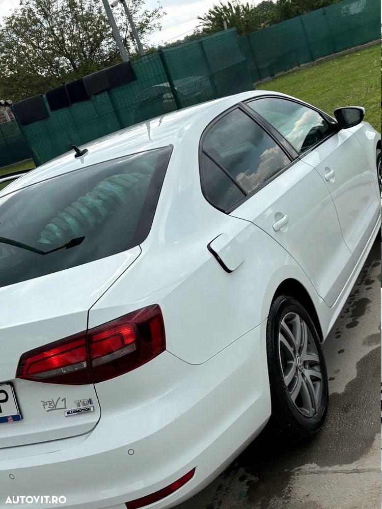 Volkswagen Jetta - 7