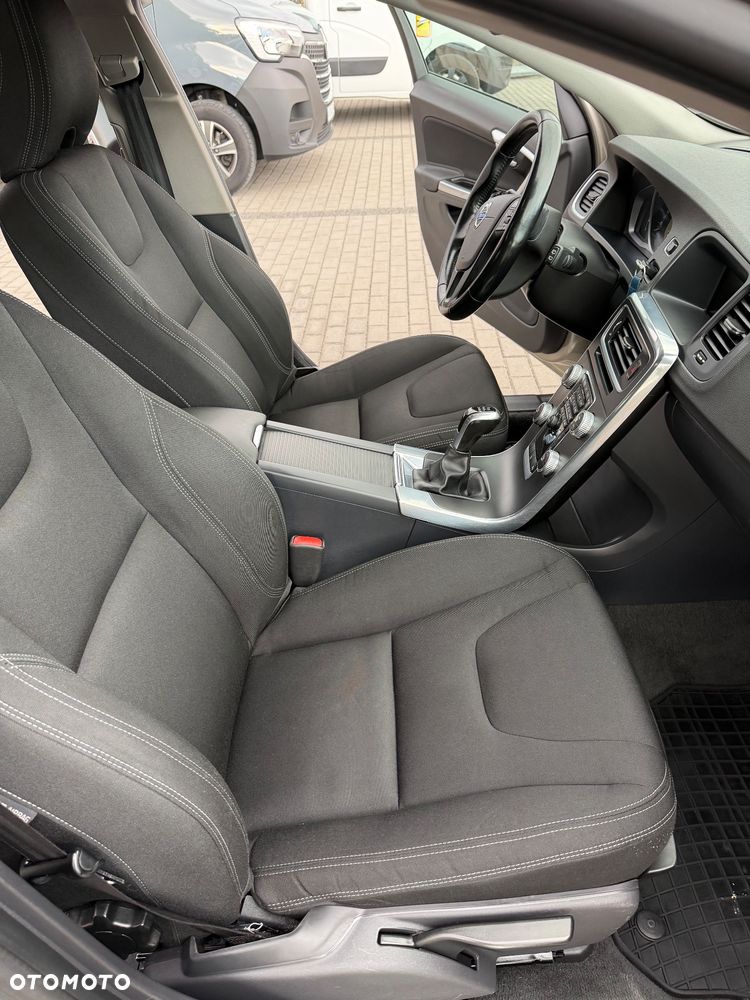 Volvo V60 D4 Drive-E Momentum - 21