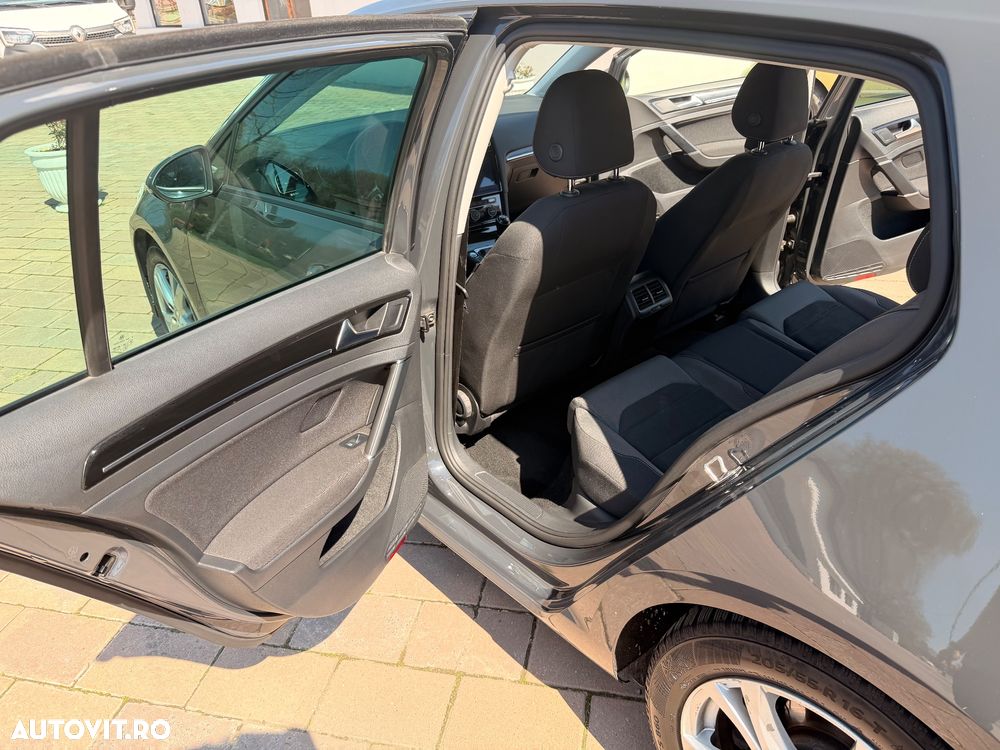 Volkswagen Golf - 17