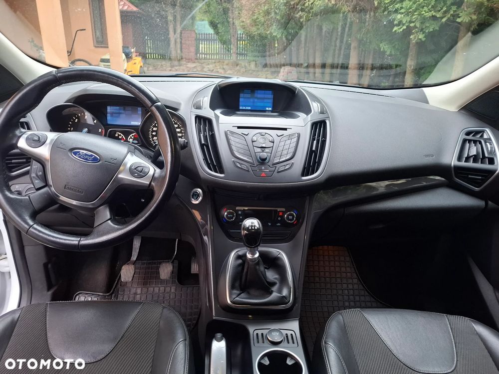 Ford Kuga 2.0 TDCi 2x4 Titanium - 4